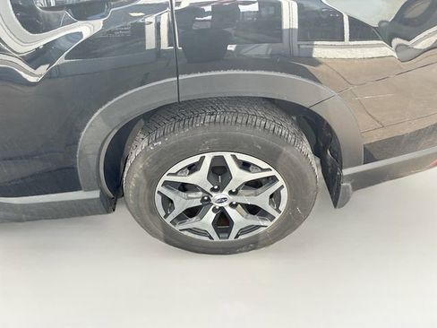 Used 2023 Subaru Forester Premium image 8