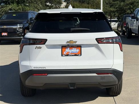 New 2026 Chevrolet Equinox LT w/ Convenience Package II image 5
