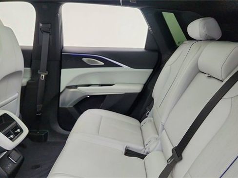 Used 2025 Cadillac Lyriq Luxury image 29