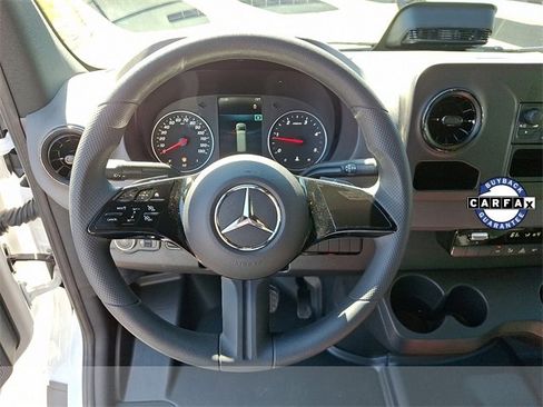 Used 2025 Mercedes-Benz Sprinter 2500 image 18