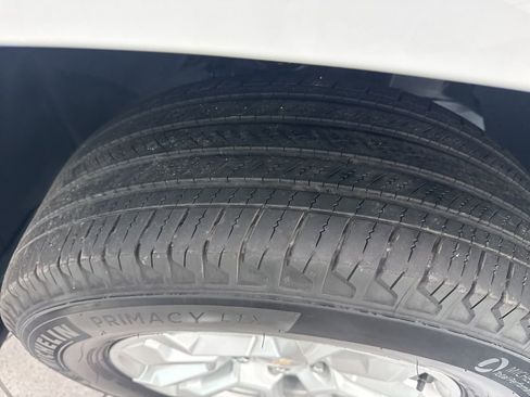 Used 2024 Chevrolet Silverado 1500 LT image 25