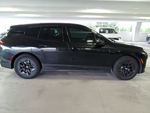 Used 2024 BMW iX xDrive50 AWD/4WD image 4