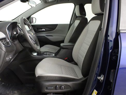 Used 2022 Chevrolet Equinox LS w/ LS Convenience Package image 10