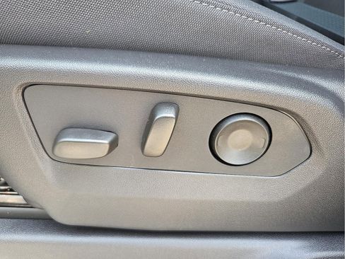 Used 2026 Chevrolet Silverado 2500 LT w/ Convenience Package image 15