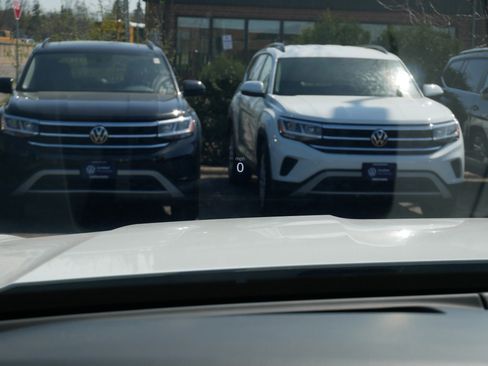 Certified 2024 Volkswagen Atlas SEL Premium R-Line image 35