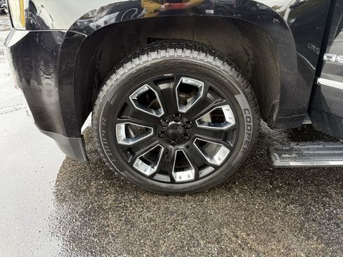 Used 2019 GMC Yukon XL Denali w/ Denali Ultimate Package image 35