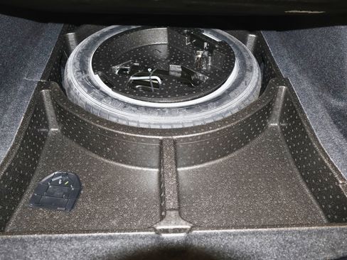 Used 2020 BMW M550i xDrive w/ Dynamic Handling Package image 12