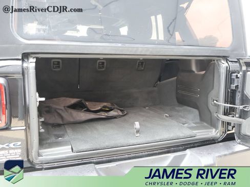 Used 2024 Jeep Wrangler Unlimited AWD/4WD image 15