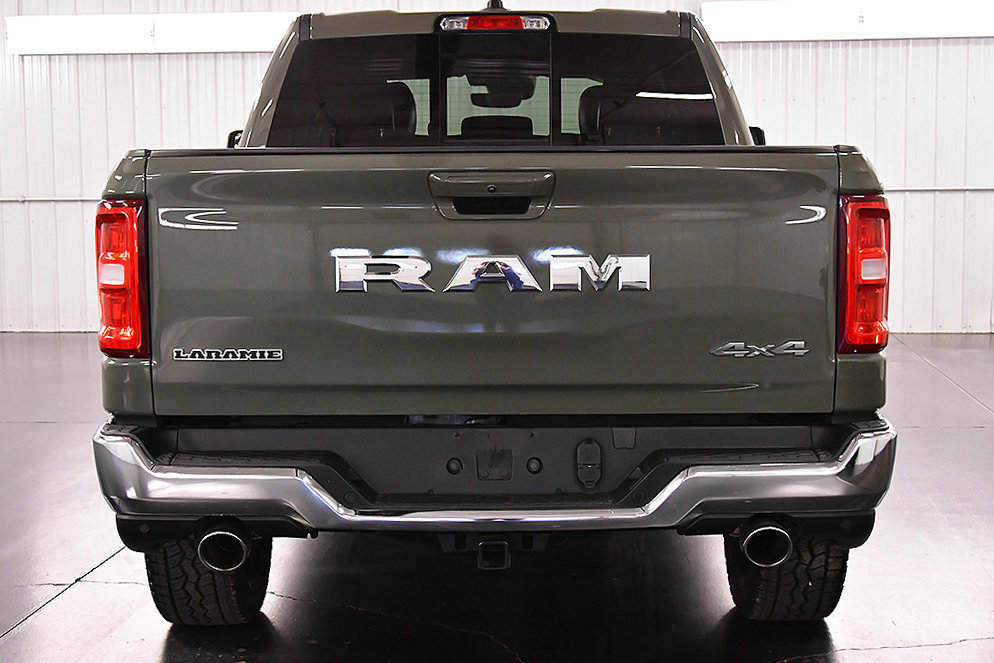 Used 2026 RAM 1500 Laramie AWD/4WD image 6