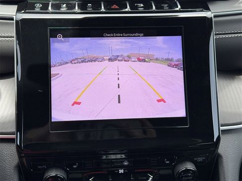 New 2025 Jeep Grand Cherokee Altitude image 17