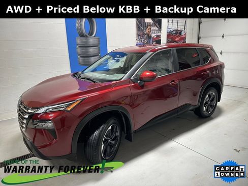 Used 2024 Nissan Rogue SV image 3