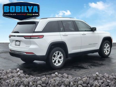 Used 2023 Jeep Grand Cherokee Limited image 3