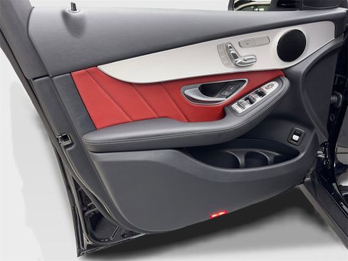 Used 2022 Mercedes-Benz GLC 300 w/ AMG Line image 27