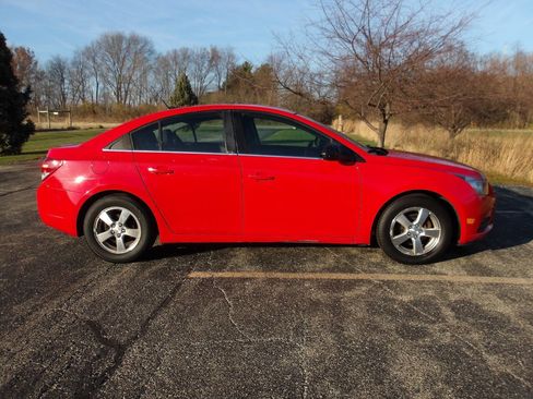 Used 2014 Chevrolet Cruze LT image 2