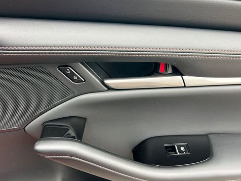 Certified 2025 MAZDA MAZDA3 s Sport image 20