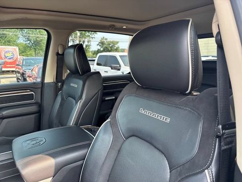 Used 2019 RAM 1500 Laramie AWD/4WD image 9