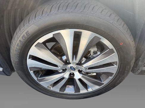Used 2022 Subaru Ascent Touring AWD/4WD image 9