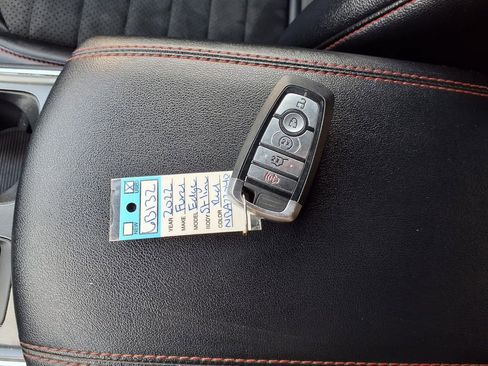 Used 2022 Ford Edge ST-Line w/ Class II Trailer Tow Package image 16