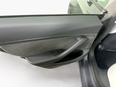 Used 2023 Tesla Model 3 Standard Range image 25