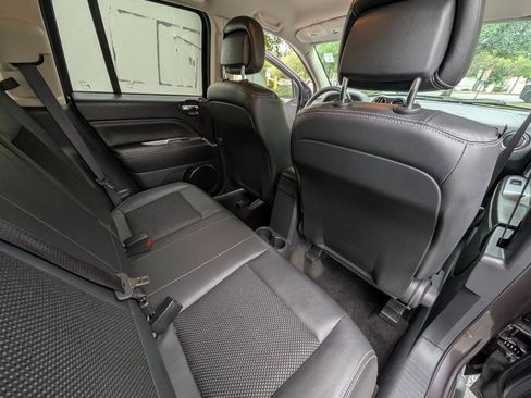 Used 2016 Jeep Compass Latitude AWD/4WD image 10