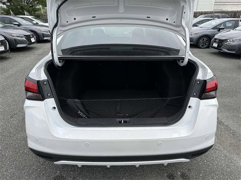 New 2025 Nissan Versa SR w/ Trunk Package image 12