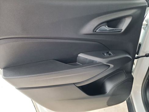 Certified 2024 Chevrolet Trax LT image 35