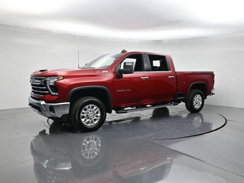 Used 2025 Chevrolet Silverado 2500 LTZ w/ LTZ Convenience Package AWD/4WD image 6