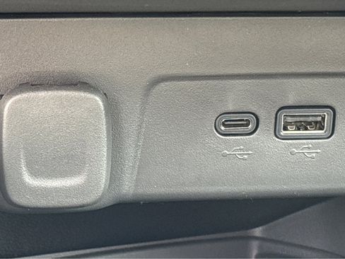 New 2026 Chevrolet Trax RS w/ Sunroof Package FWD image 32