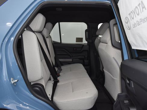 Used 2025 Toyota 4Runner SR5 AWD/4WD image 10