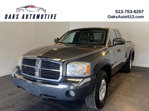 Used 2005 Dodge Dakota SLT AWD/4WD image 1