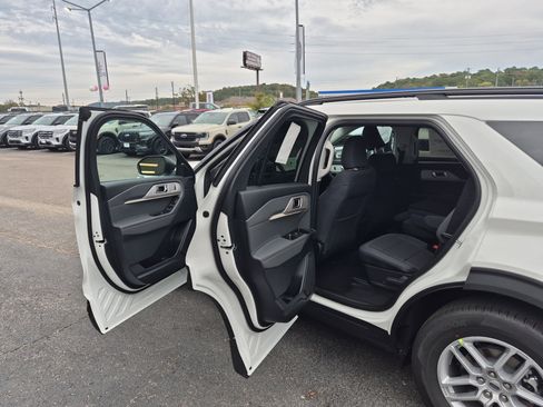 New 2026 Ford Explorer Active image 13