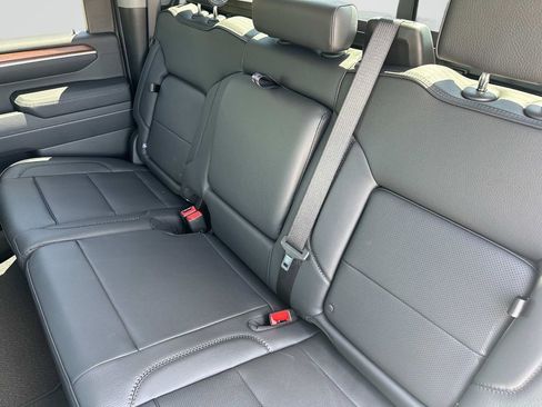 New 2025 GMC Sierra 2500 Denali w/ Denali Reserve Package image 16