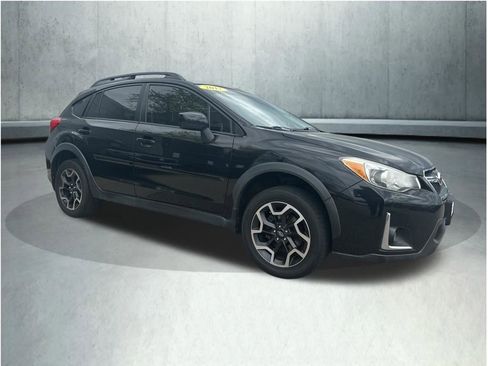 Used 2017 Subaru Crosstrek 2.0i Premium AWD/4WD image 8
