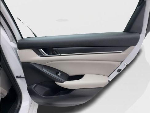 Used 2022 Honda Accord LX image 26