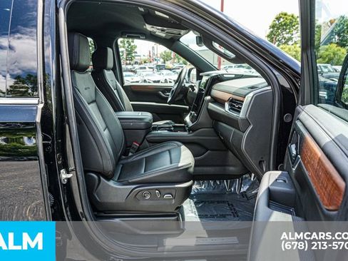 Used 2025 GMC Yukon XL Denali image 25