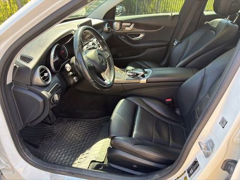 Used 2017 Mercedes-Benz C 300 4MATIC Sedan image 18