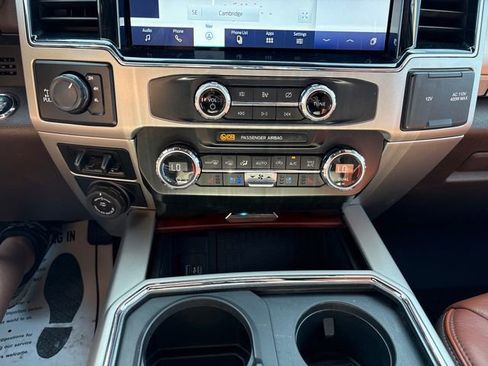 Used 2022 Ford F250 King Ranch w/ King Ranch Ultimate Package AWD/4WD image 19