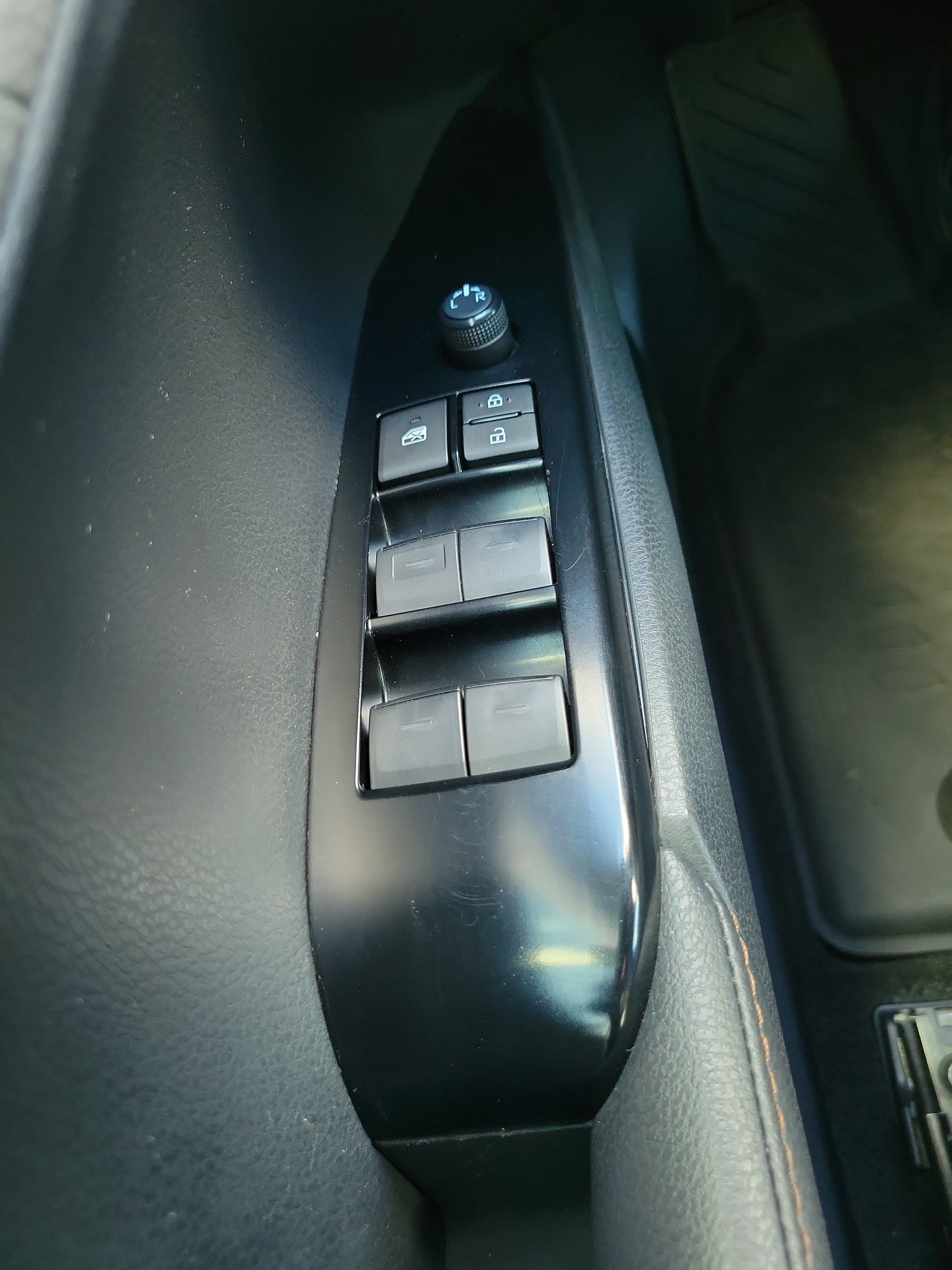 Used 2025 Toyota Camry XLE FWD image 22