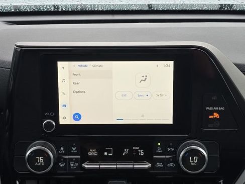 Used 2023 Toyota Highlander LE image 33