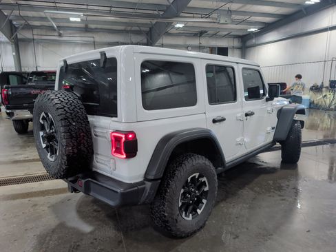 Used 2024 Jeep Wrangler Unlimited Rubicon 4xe w/ Technology Group AWD/4WD image 3