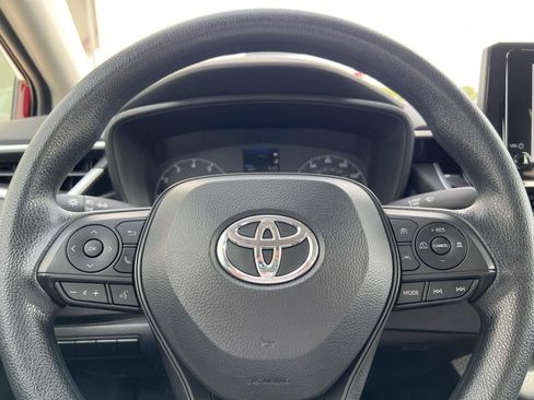 Used 2024 Toyota Corolla LE w/ LE Convenience Package FWD image 17
