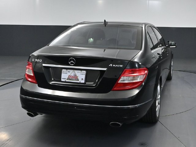 Used 2011 Mercedes-Benz C 300 4MATIC Sedan image 4