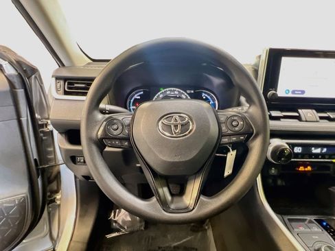 Used 2024 Toyota RAV4 LE AWD/4WD image 11