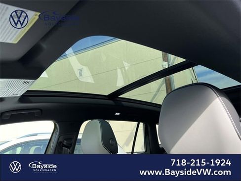 New 2026 Volkswagen Tiguan SE R-Line image 21