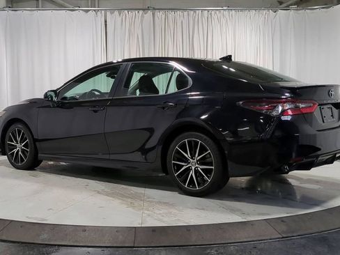 Used 2023 Toyota Camry SE image 7