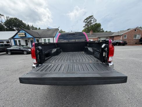 Used 2016 Toyota Tacoma SR5 w/ SR5 Appearance Package (SN) RWD image 7
