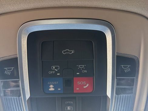Used 2022 RAM 1500 Laramie AWD/4WD image 26