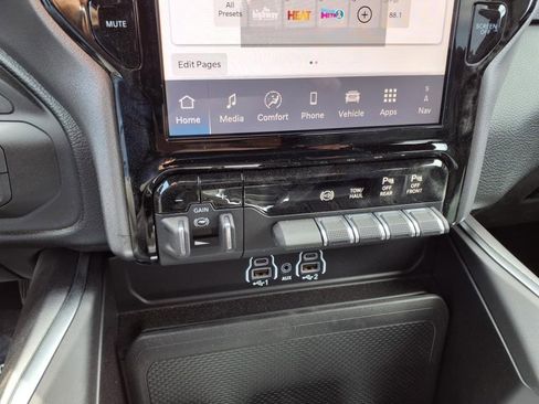 New 2025 RAM 2500 Big Horn image 21