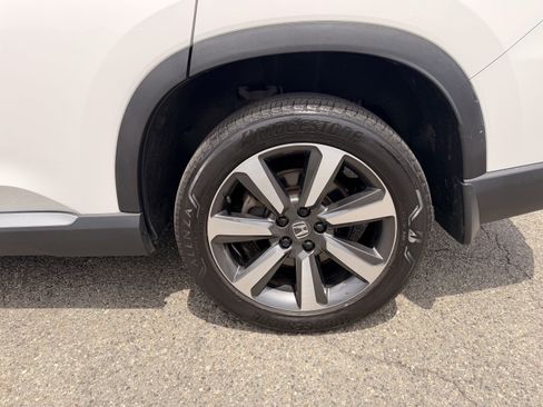 Used 2023 Honda Pilot Touring image 8