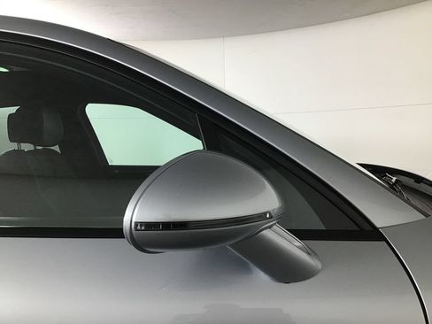 Certified 2026 Porsche Macan AWD/4WD image 19